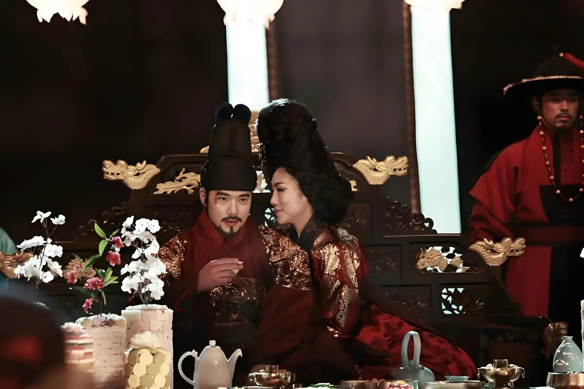 《奸臣》未删减版高清免费在线观看-韩国电影奸臣高清完整版在线观看无广告-韩国爱情片奸臣观看