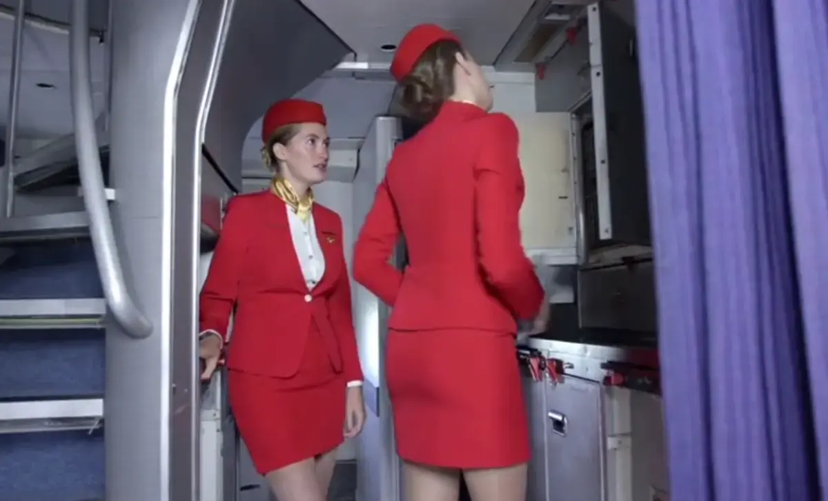 法国空姐(多塞尔航空)电影高清完整版在线观看-2019法国空姐免费资源下载-无广告高清播放
